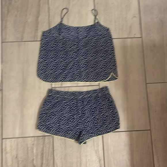 Women’s Size M Blue Floral Victoria’s Secret Matching Pajama Set - Picture 2 of 4